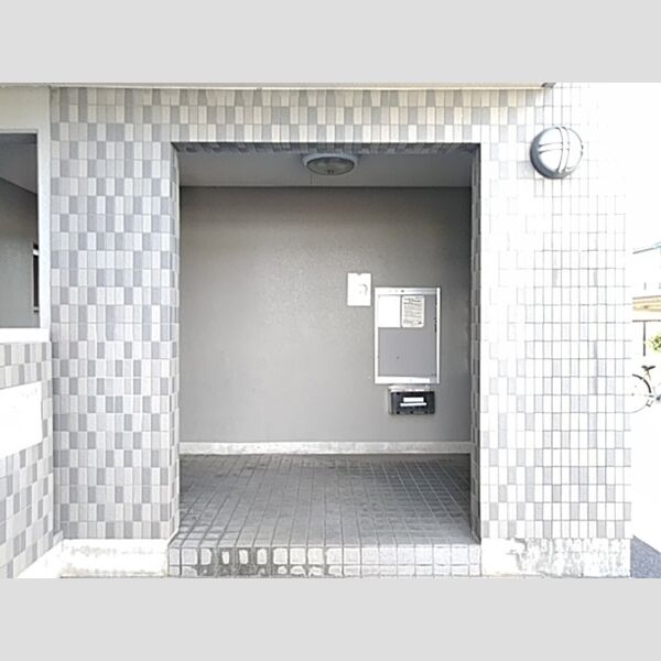 エントランス (エントランス)