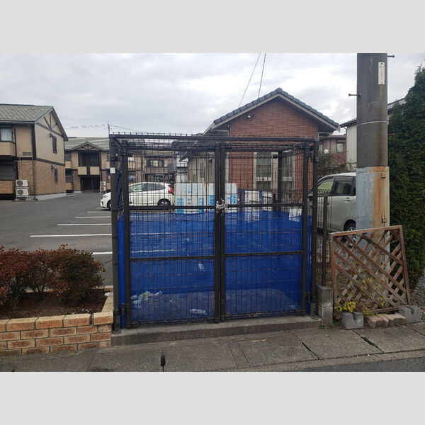現地周辺 (ごみ置き場)