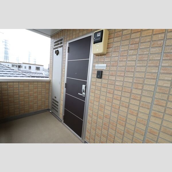 エントランス (玄関ドア付近)