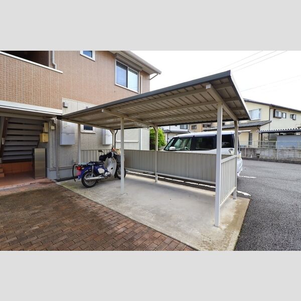 現地周辺 (駐輪場)