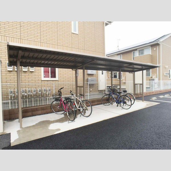 現地周辺 (駐輪場)