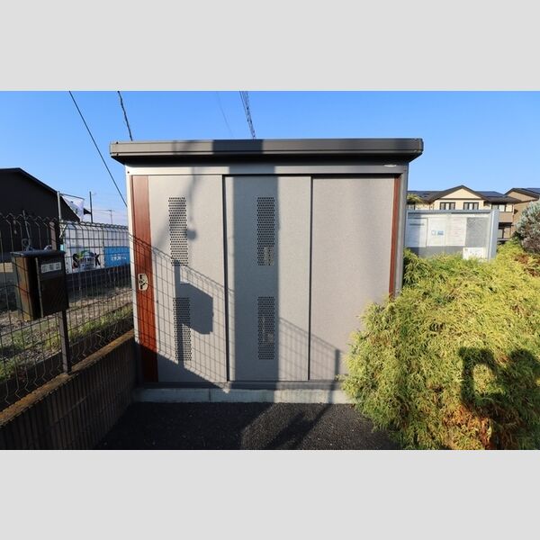 現地周辺 (ゴミ置場)