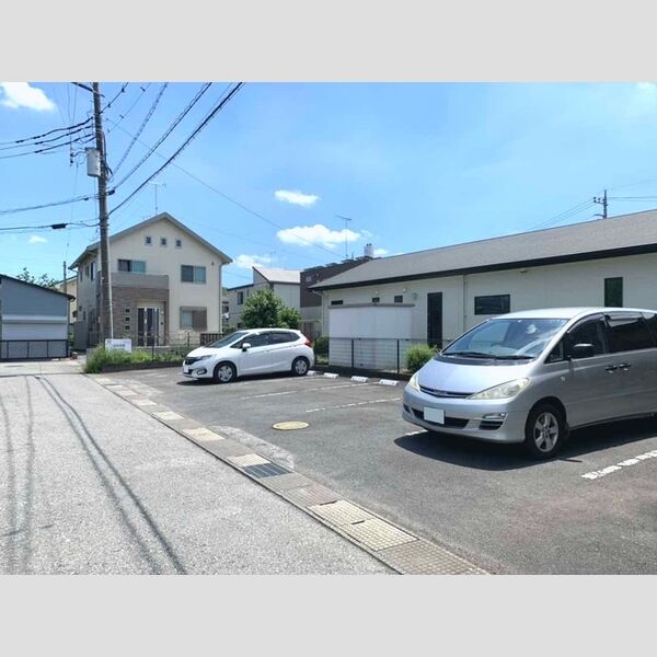 駐車場 (駐車場)
