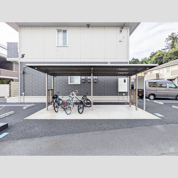 現地周辺 (駐輪場)