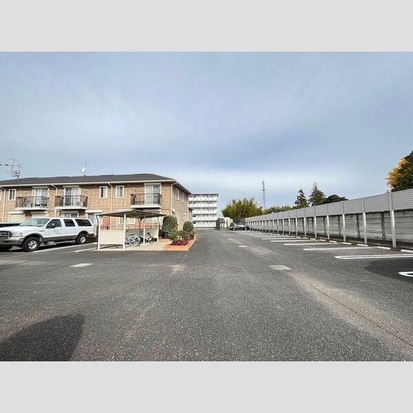 駐車場 (駐車場)