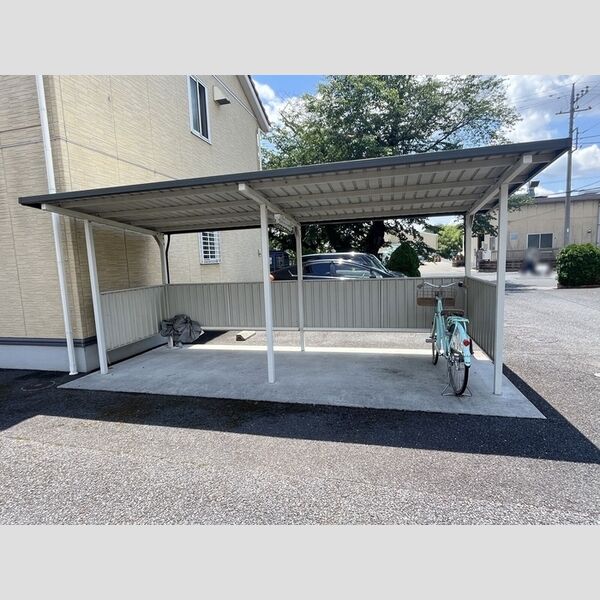 現地周辺 (駐輪場)