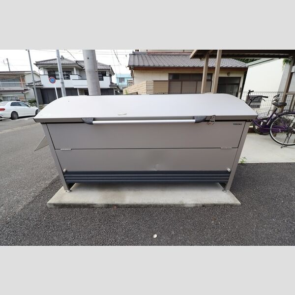 現地周辺 (ゴミ庫)