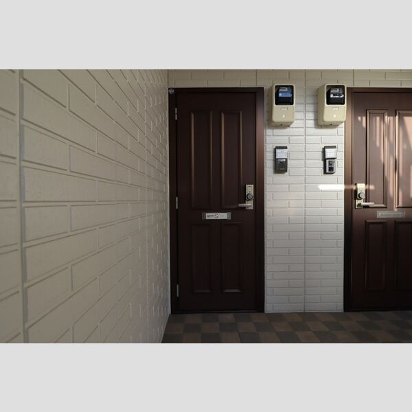 エントランス (玄関ドア付近)