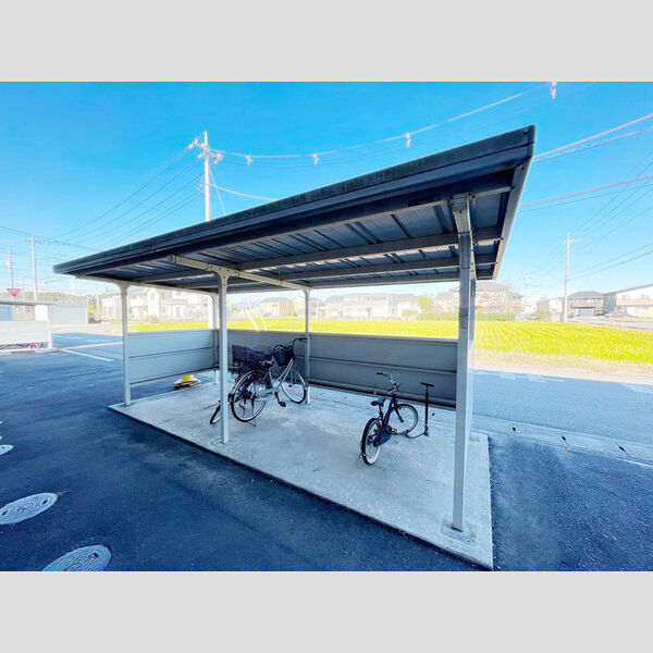 現地周辺 (駐輪場)