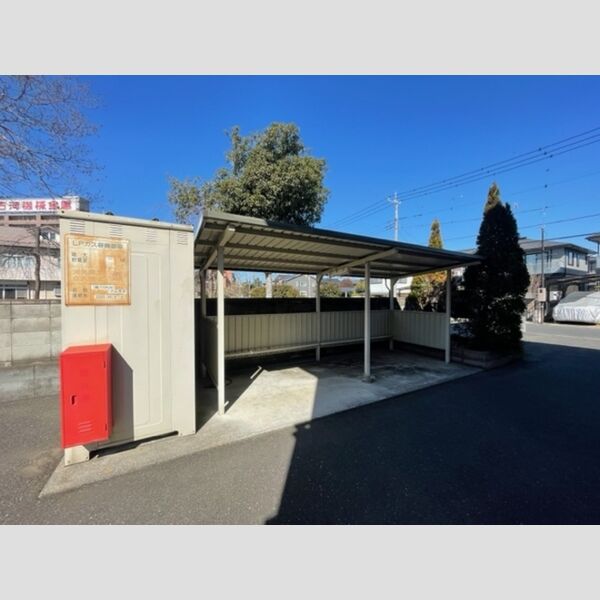 現地周辺 (駐輪場)