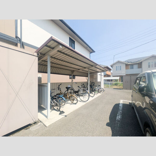 現地周辺 (駐輪場)