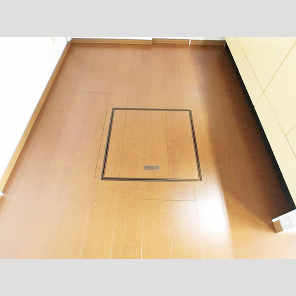 収納 (床下収納庫)