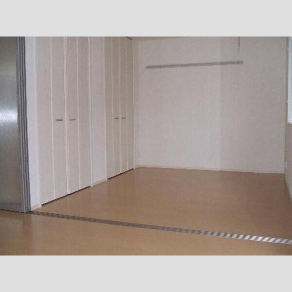 居室・リビング (LDKと分けられる引き戸着き)