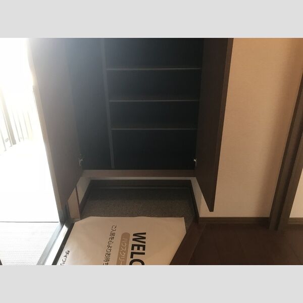 玄関 (シューズボックス)