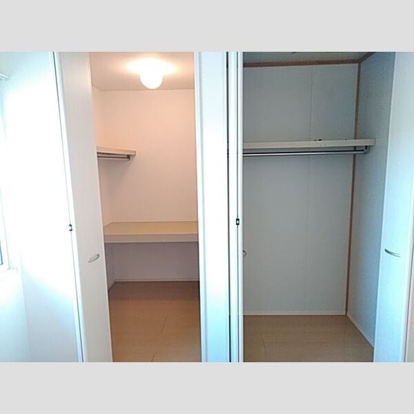 収納 (ウォークインクローゼット)