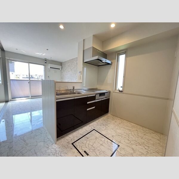 キッチン (対面式システムキッチン)