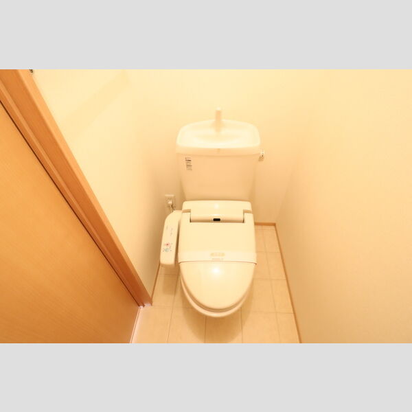 トイレ (温水便座付き)