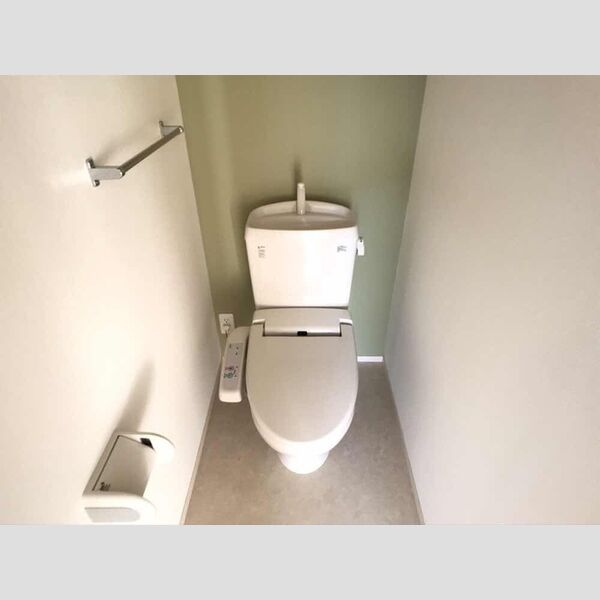 トイレ (トイレ)