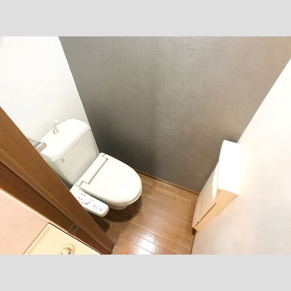 トイレ (温水洗浄暖房便座つきトイレ)