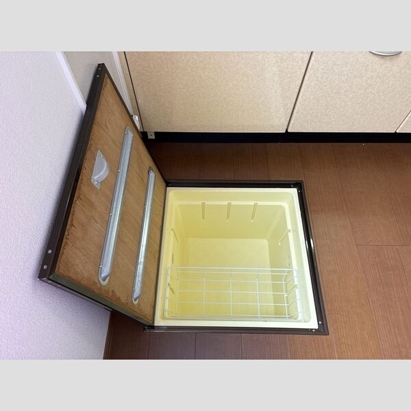 その他 (床下収納庫)