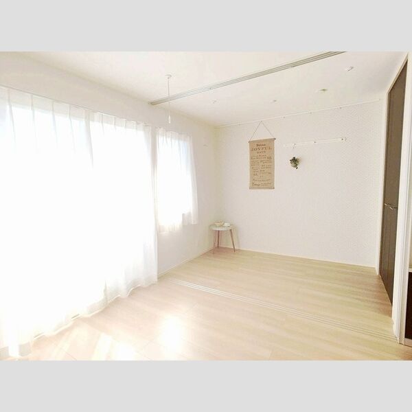 その他 (リビングから洋室)