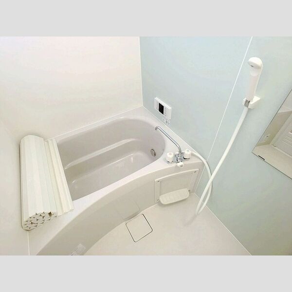 バス (換気窓のある浴室)