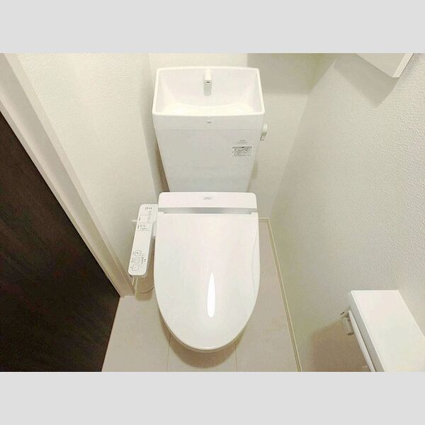 トイレ (温水洗浄暖房便座つきトイレ)