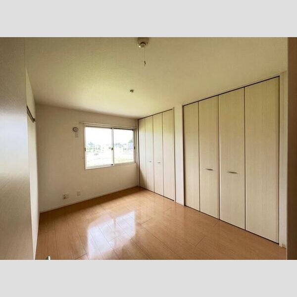 その他 (北側洋室)