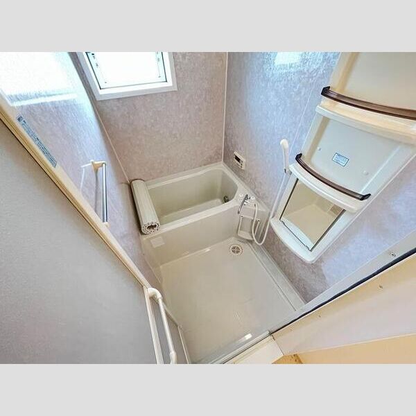 バス (換気窓のある浴室)