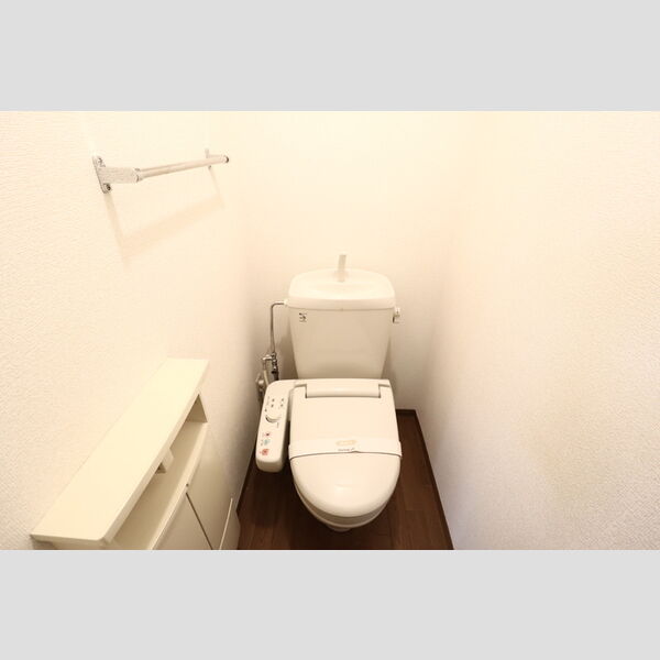 トイレ (温水便座付き)