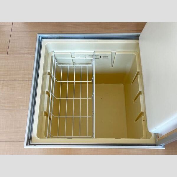 その他 (床下収納庫)