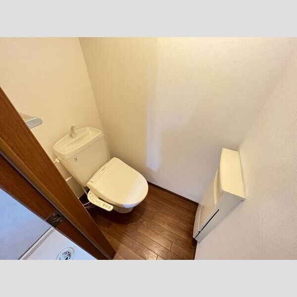 トイレ (温水洗浄暖房便座)