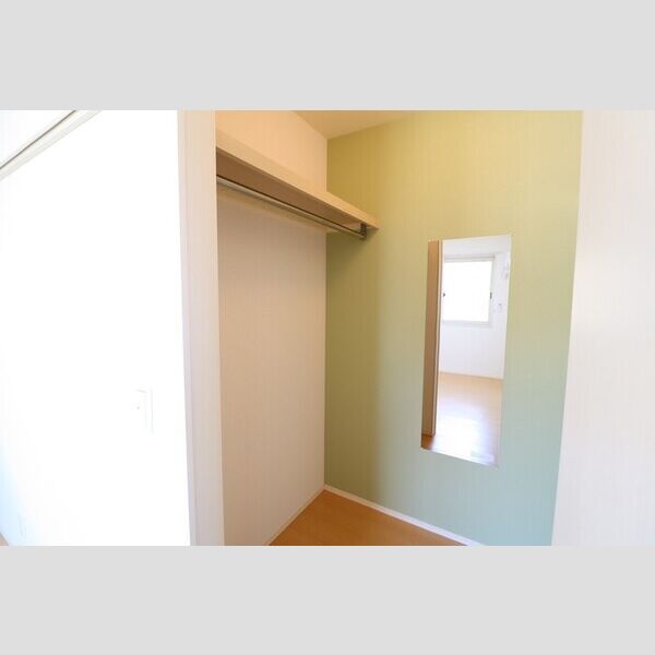 収納 (全身ミラー付き♪ウォークインクローゼット)