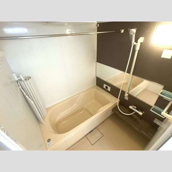 バス (換気暖房乾燥機付き浴室)