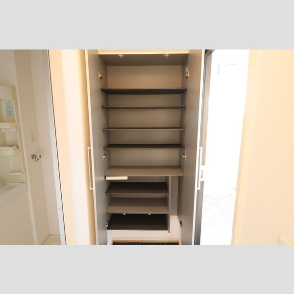 その他 (シューズクローゼット)