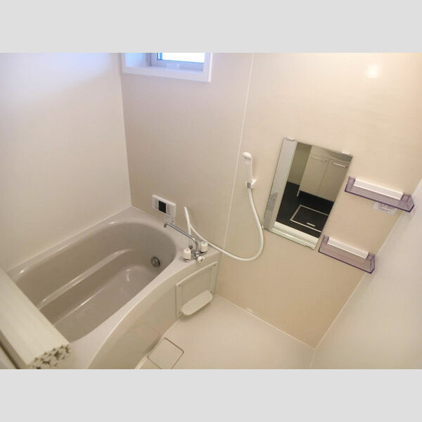 バス (換気窓のある浴室)