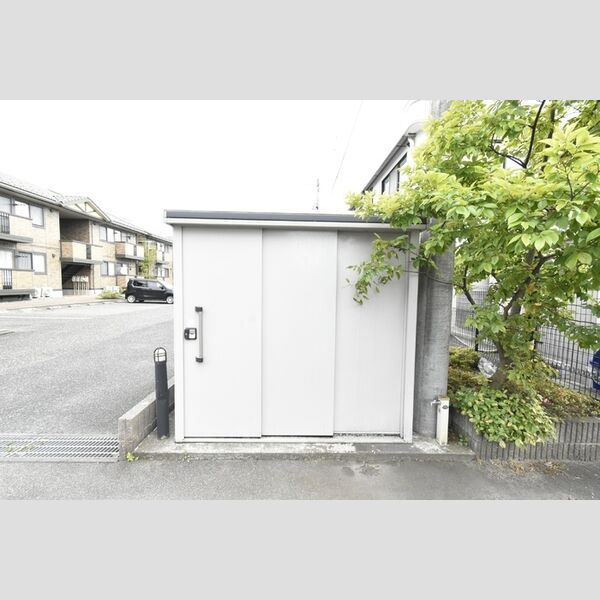 現地周辺 (ゴミステーション)