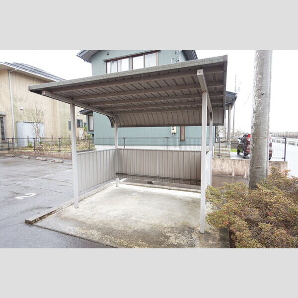 現地周辺 (駐輪場)