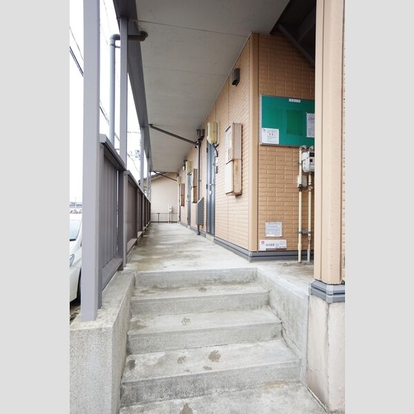 現地周辺 (共用廊下)