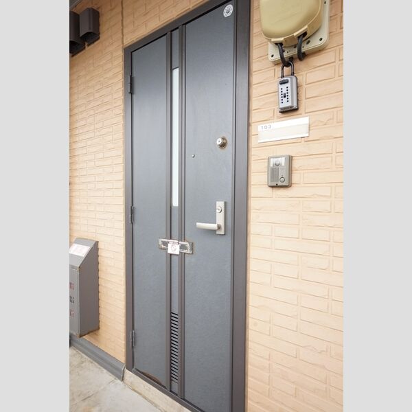 エントランス (エントランス)