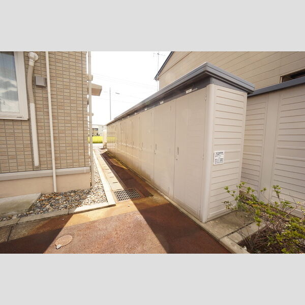 現地周辺 (物置)