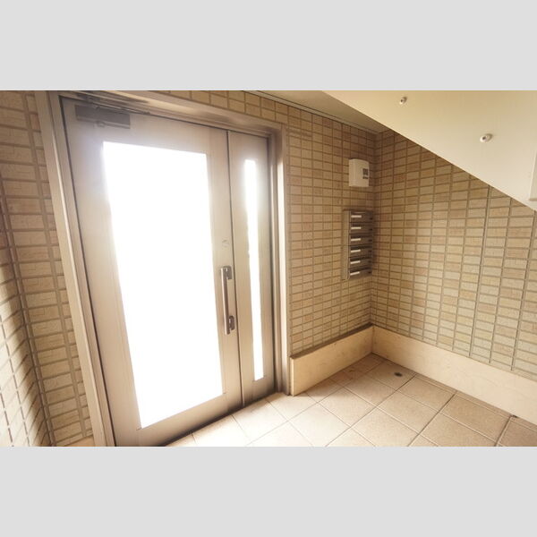 エントランス (エントランス)