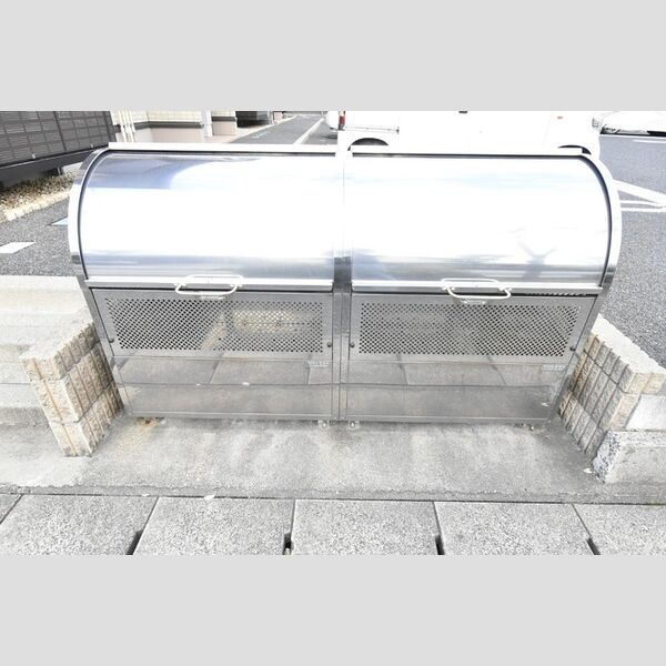 現地周辺 (ゴミステーション)