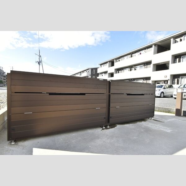 現地周辺 (ゴミステーション)