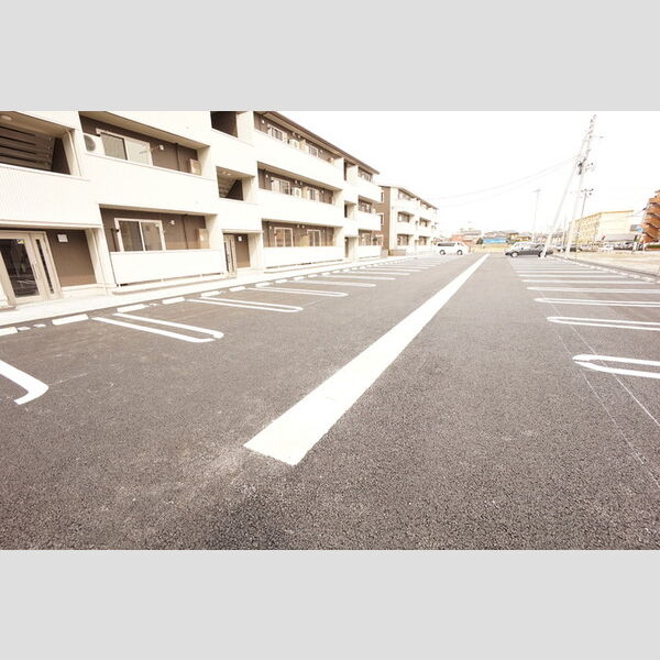 駐車場 (駐車場)
