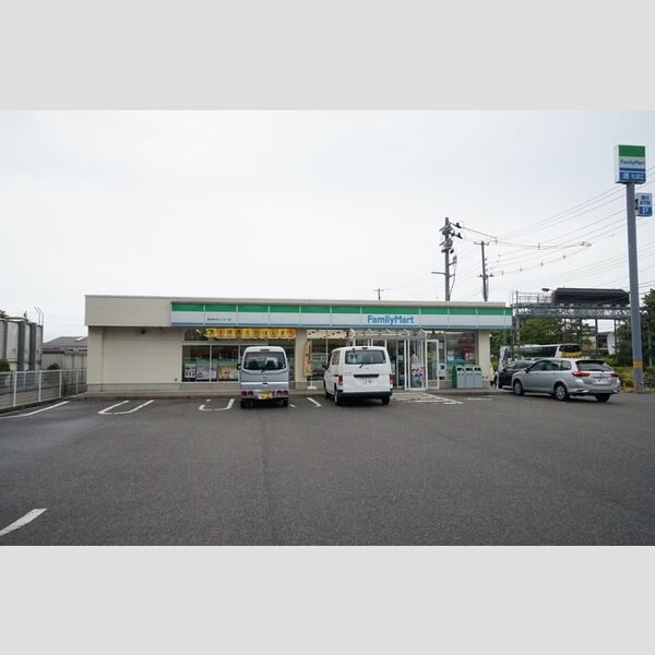 現地周辺 (ファミリーマート 新潟中央インター店)