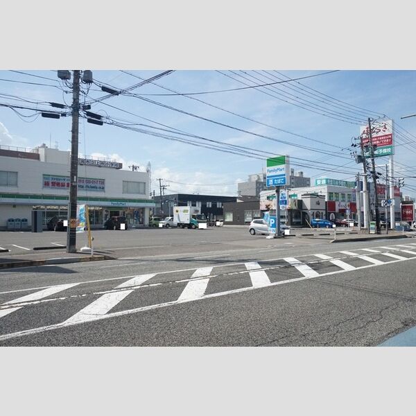 現地周辺 (ファミリーマート新潟近江三丁目店)