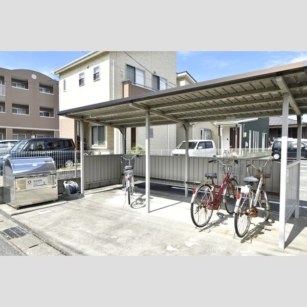 現地周辺 (ゴミステーション 駐輪場)