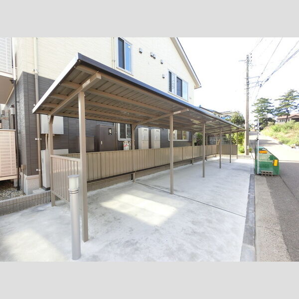 現地周辺 (駐輪場)