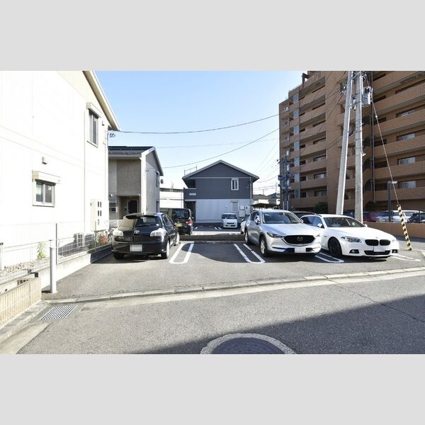 駐車場 (駐車場)